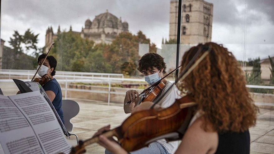 VÍDEO | La Joven Orquesta Sinfónica de Zamora estrena &quot;Strasbourg 1972&quot;