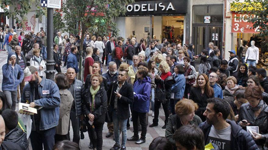 Colas en los cines Actéon de Madrid por la XI Fiesta del cine.