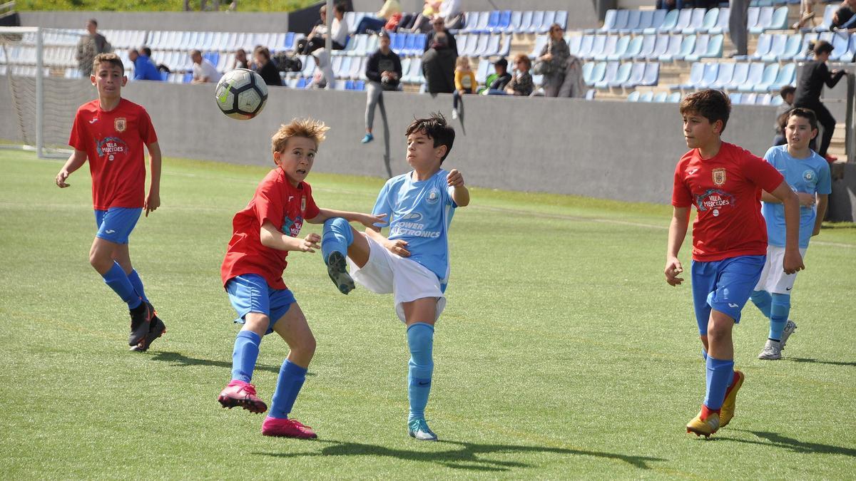 Foto de archivo de un partido de alevines