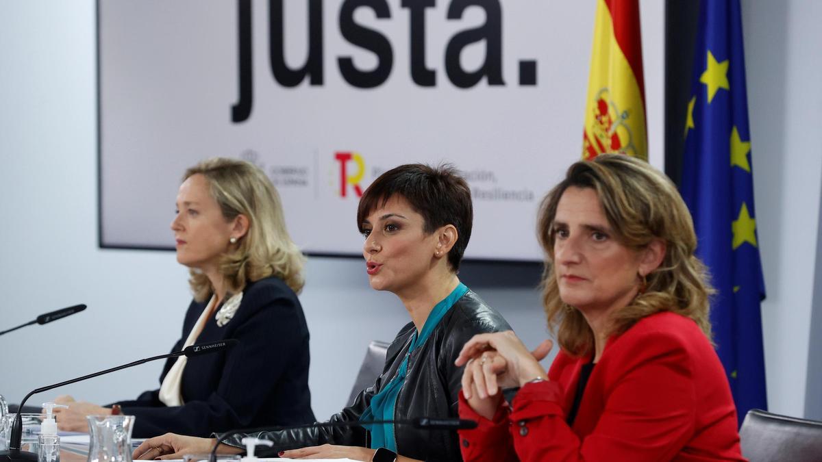 Nadia Calviño, Isabel Rodríguez y Teresa Ribera.