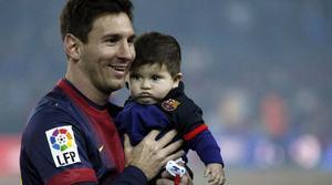 Els primers passos de Thiago, el fill de Leo Messi.