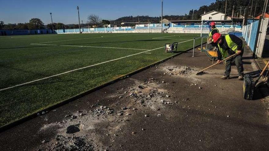 El inicio de las obras de ampliación ayer en As Corticeiras. // Iñaki Abella