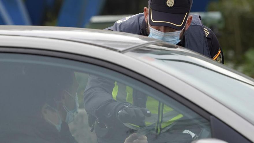 Alerta de la Policía Nacional a toda España: todo el mundo está haciendo esto en los controles de carretera y es un grave error