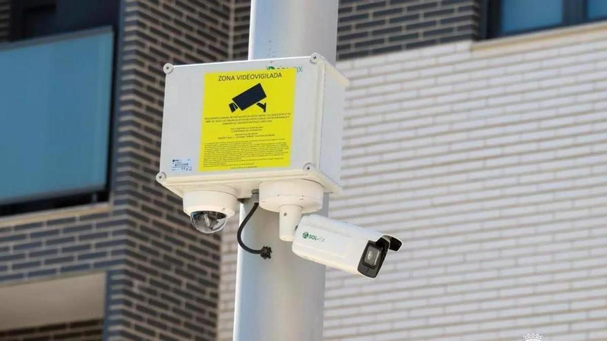 Cámara para videovigilar el paso de los vehículos a la ZBE