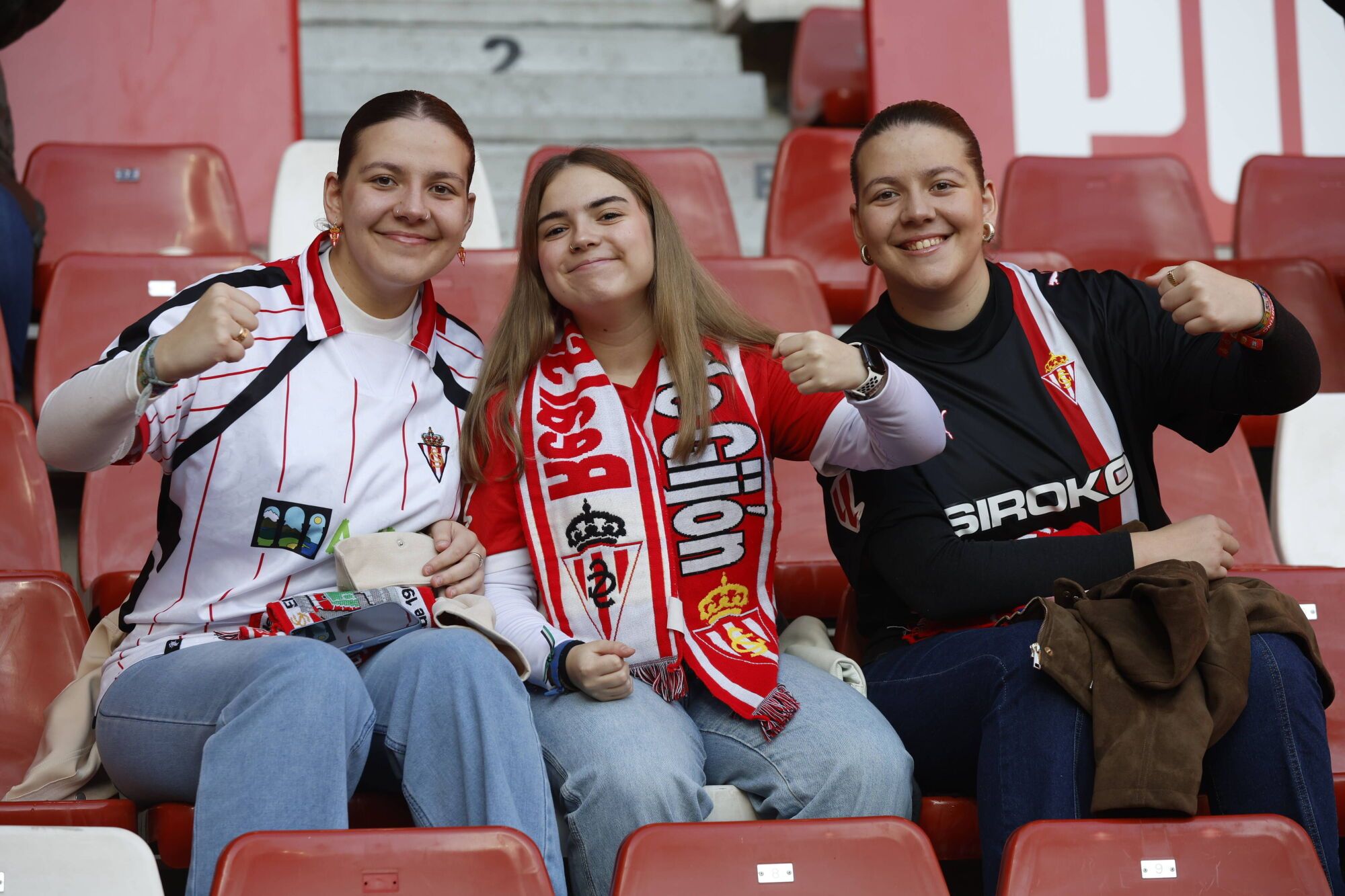 EN IMÁGENES: Gran victoria del Sporting contra el Granada en El Molinón