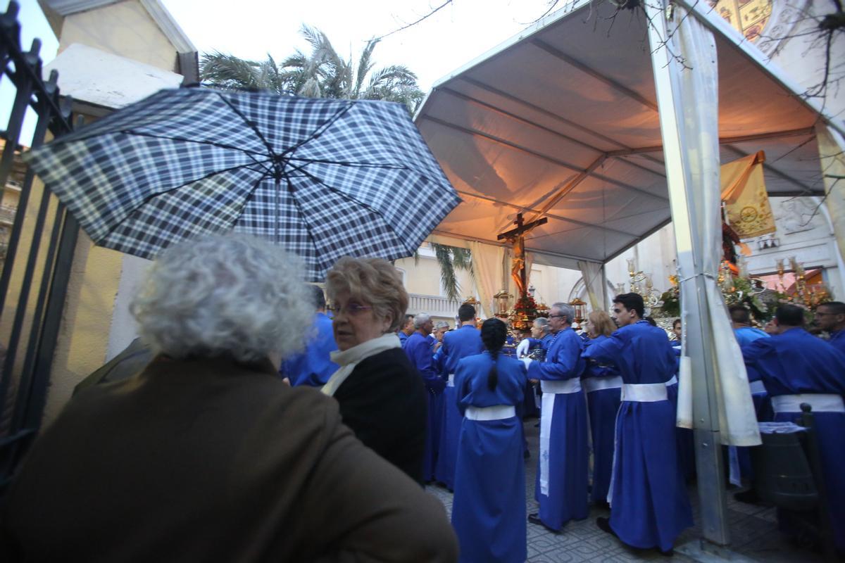 Imágenes de La Cofradía de Nuestra Señora de la Piedad y Caridad y Cristo de la Paz de 2019, debido a la lluvia no pudieron procesionar.