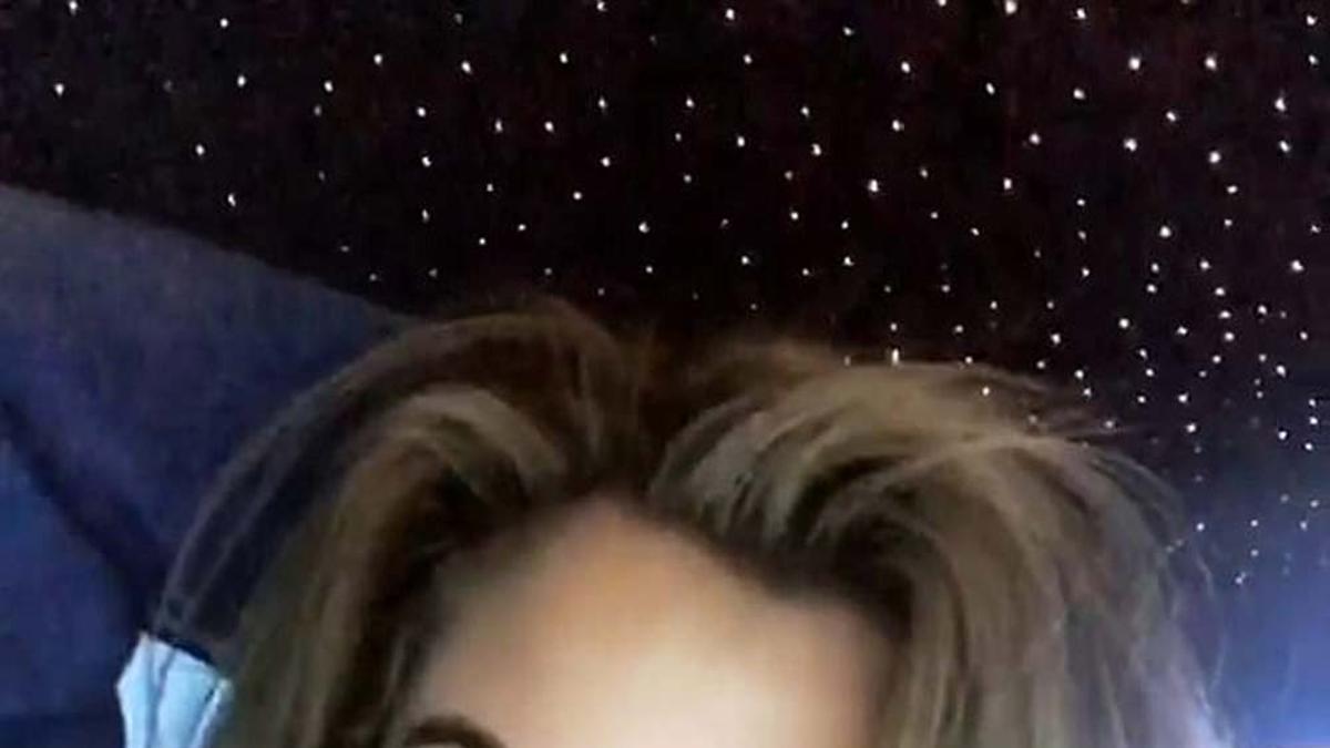 Khloe Kardashian con los labios visiblemente hinchados