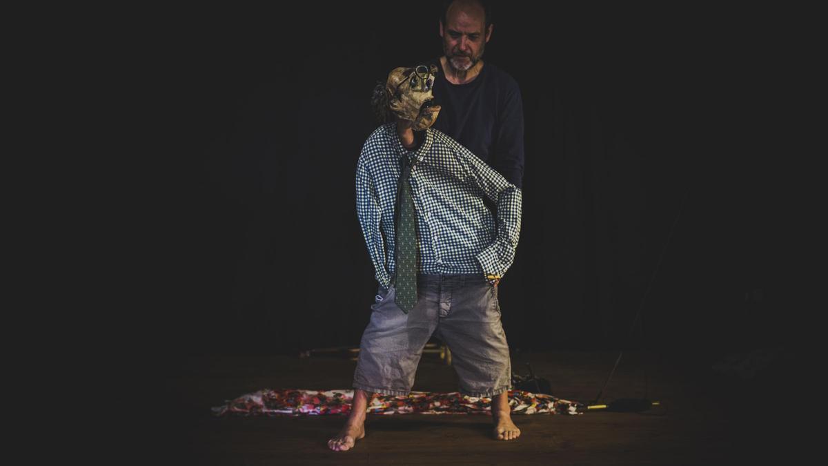 Los títeres para adultos llegan al Teatro del Mercado al ritmo de ‘Saeta’.