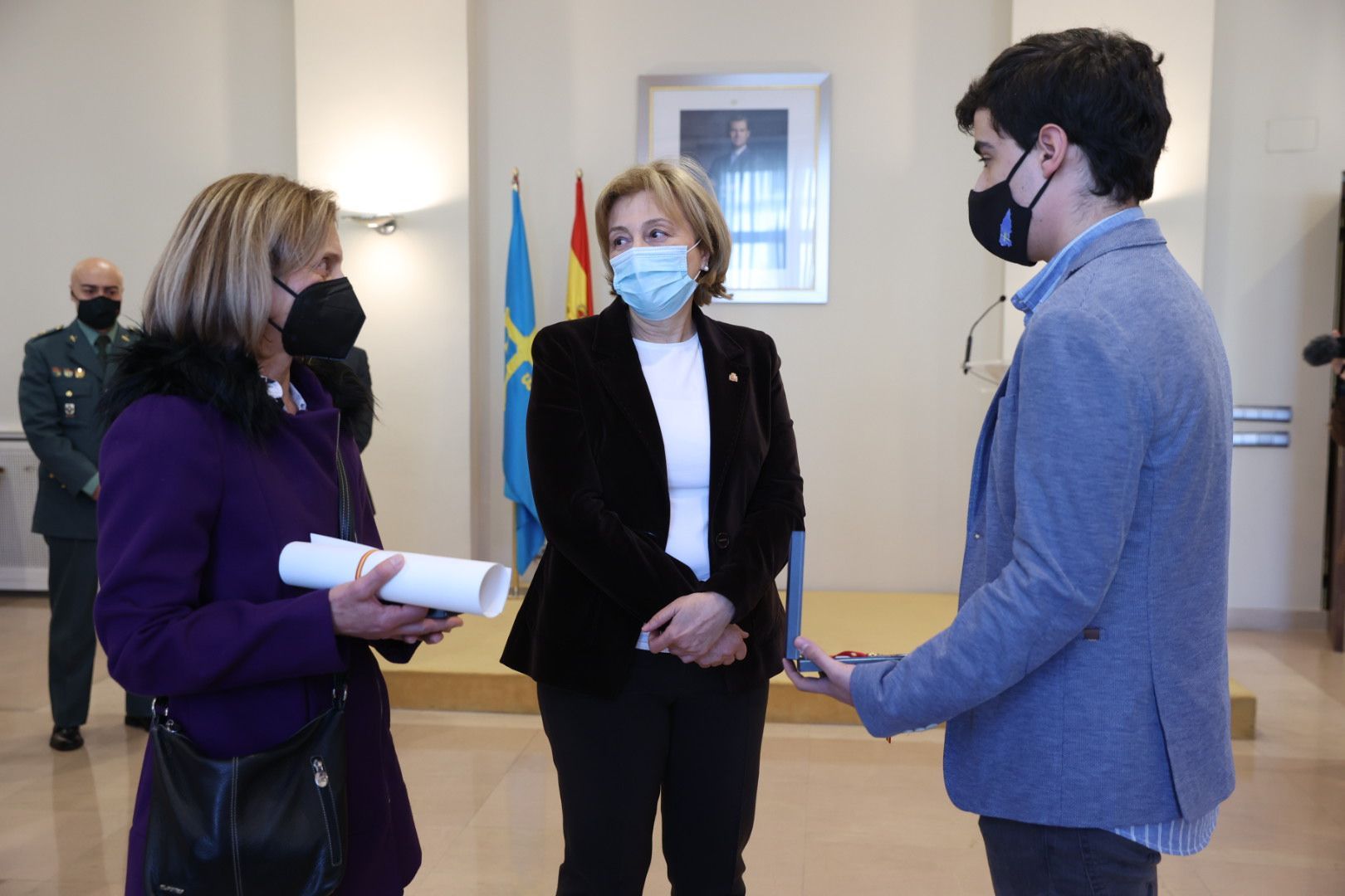 Entrega de la Medalla de oro a título póstumo a Virgilio García y César Fernández, los operarios sepultados por una avalancha en San Isidro