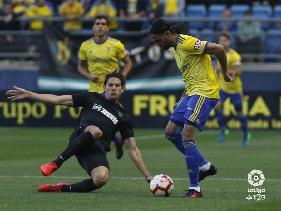 N'Diaye, en un buen contragolpe malaguista adelantó a los de Víctor Sánchez del Amo en la primera mitad y Ager Aketxe, en un gran lanzamiento de falta, igualaría el encuentro mediada la primera parte.