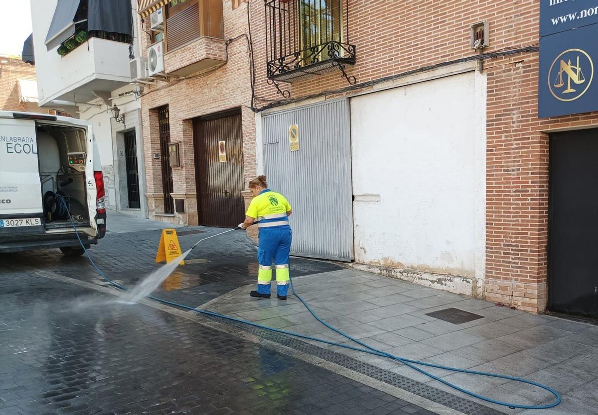 La Junta de Gobierno Local ha aprobado la adquisición de nuevos equipamientos para el servicio de recogida de residuos y limpieza viaria.