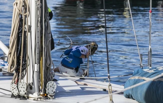 14/11/2016  deporte aventura sanidad  cinco mujeres que han superado el cancer cruzarán el atlántico patrocinadas por  pelayo que han realizado una escala en el muelle de marina de san miguel realizando un entrenamiento en la bahia