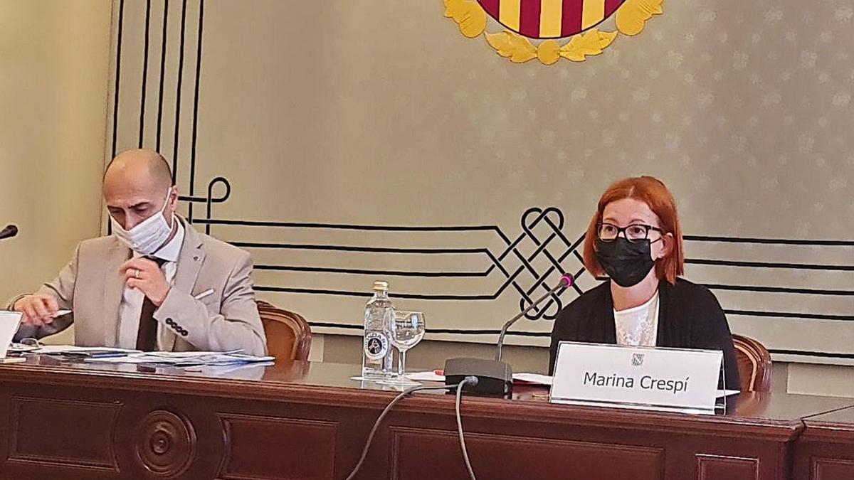El director de la Oficina Anticorrupción, Jaume Far, y la directora general de Transparencia.