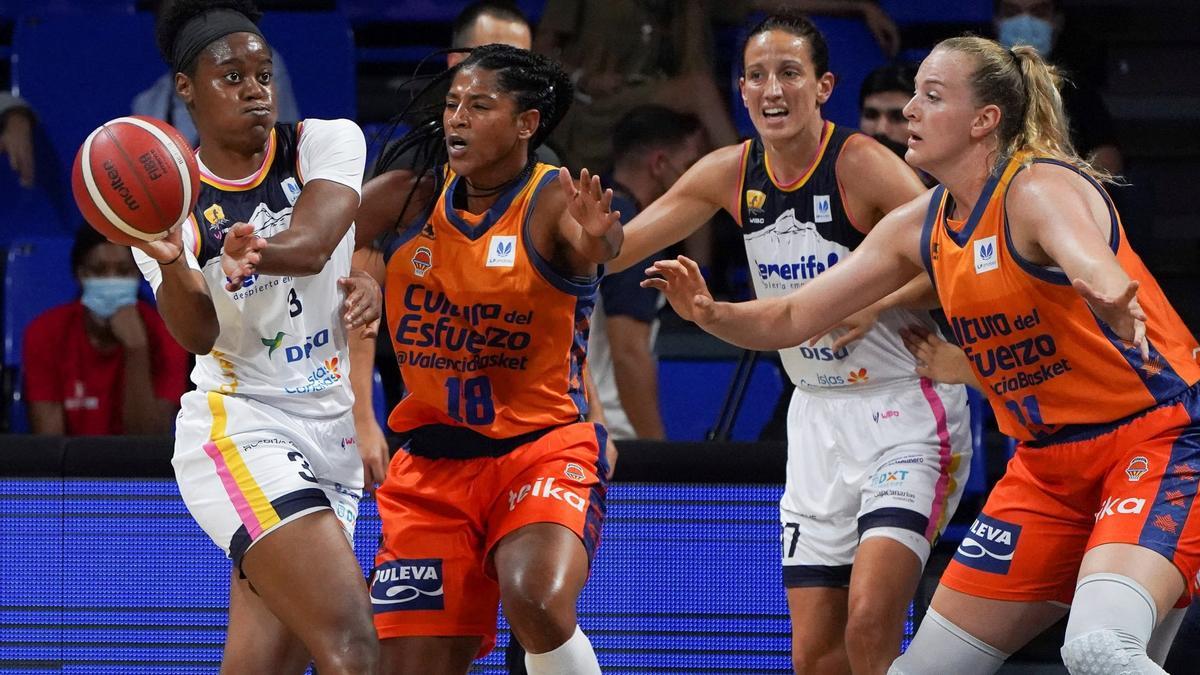 Semifinal de la Supercopa LF Endesa entre el Valencia Basket y el Clarinos Tenerife