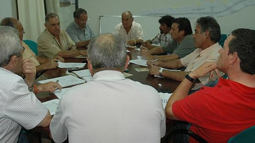 Representantes de la Mancomunidad Tierra de Aliste en una reciente asamblea.