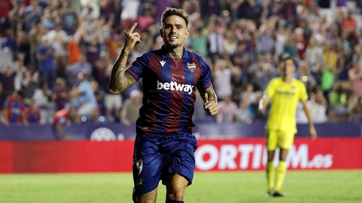 Roger Martí celebra el segundo gol contra el Villarreal en el estadio Ciutat de Valencia