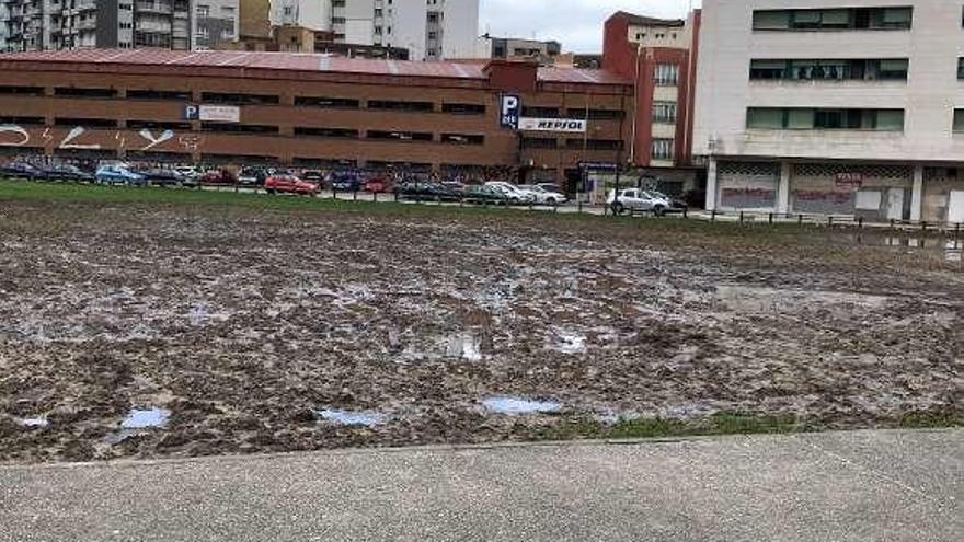 Un lodazal en el &quot;solarón&quot;