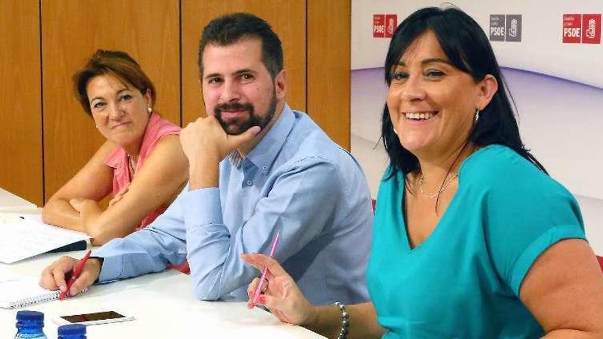 Soraya Rodríguez, Luis Tudanca y Ana Sánchez, en su comparecencia. Ical