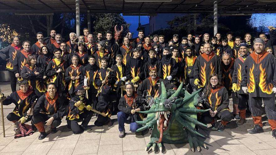 La colla de diables igualadina Mal Llamp torna a cremar als correfocs de l’Espelt i Castellolí