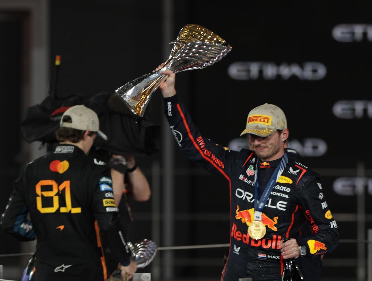 Norris, nuevo campeón del mundo de F1 al concluir tercero una carrera que ganó Verstappen