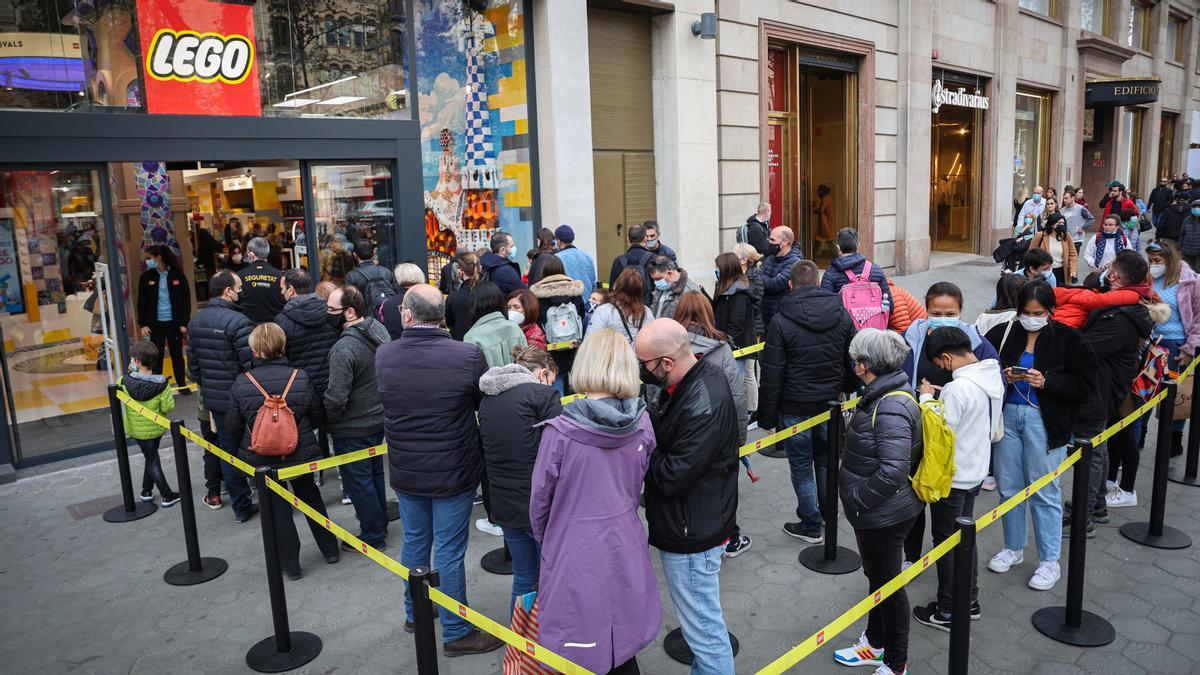 Turisme i consum es posen a prova en l’esprint de final d’any Turisme i consum es posen a prova en l’esprint de final d’any