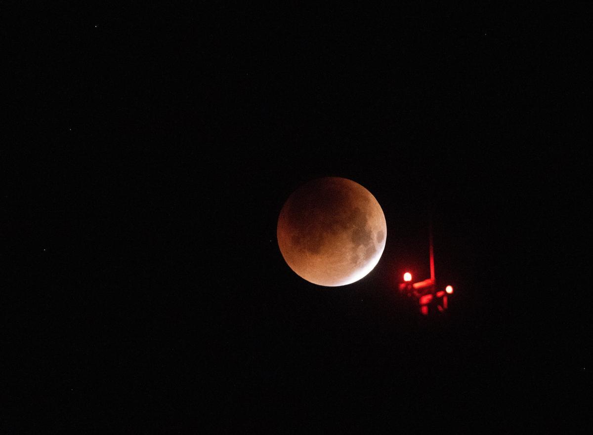 El eclipse lunar desde Fuerteventura.