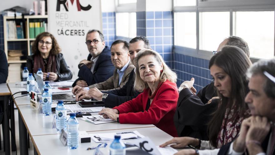 La Junta de Extremadura crea un convenio para facilitar a las empresas la contratación en la FP Dual