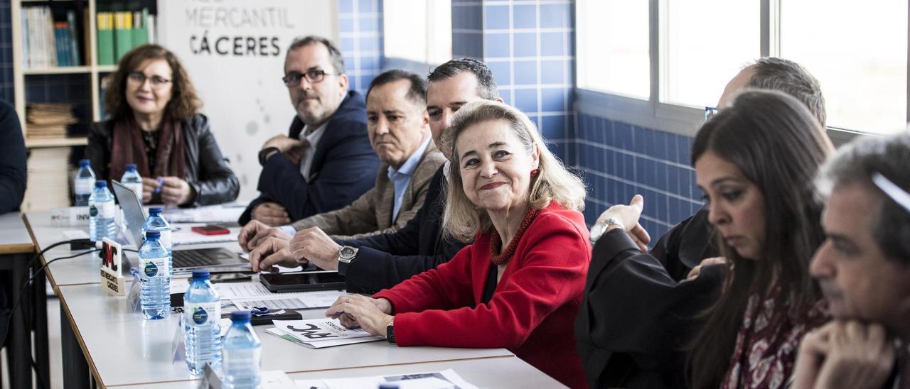 Vídeo | La Junta de Extremadura crea un convenio para facilitar a las empresas la contratación en la FP Dual