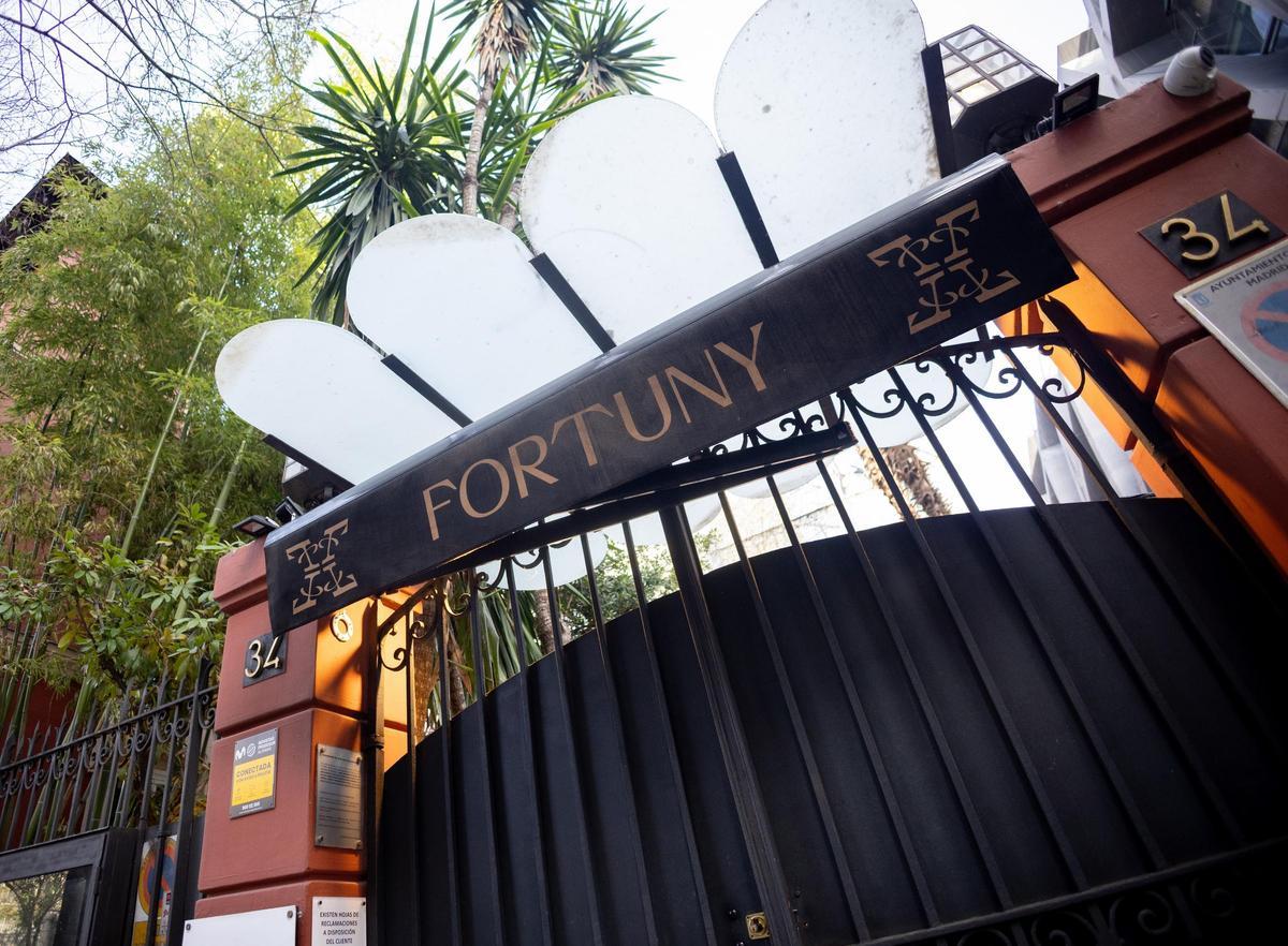 Entrada a Fortuny, en Madrid.