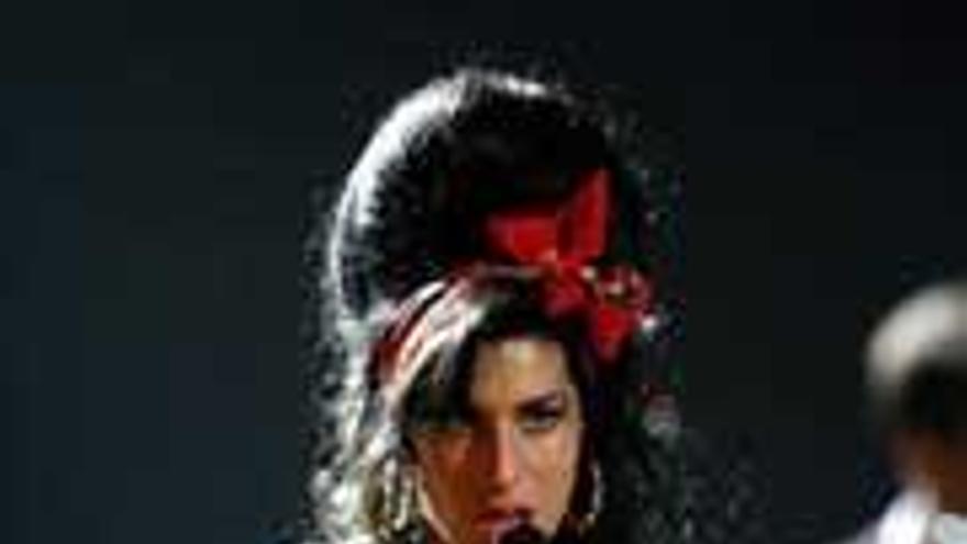 Amy Winehouse, durante una actuación.