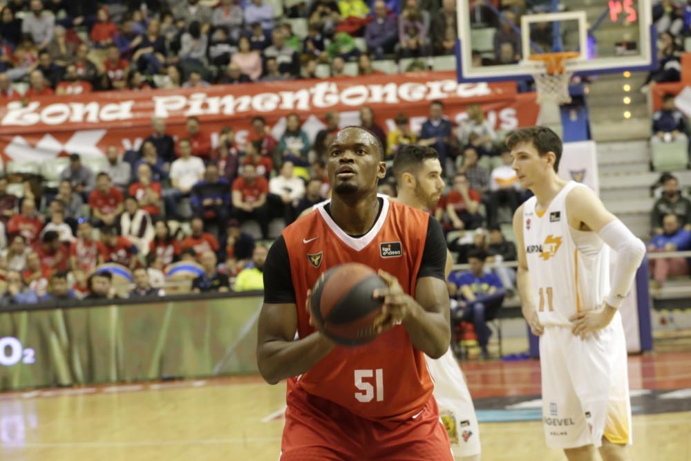 Encuentro entre el UCAM Murcia CB y el Baskonia