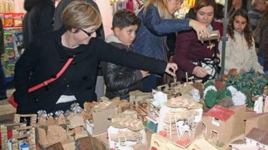 Las paradas de la feria tienen aceptación popular.