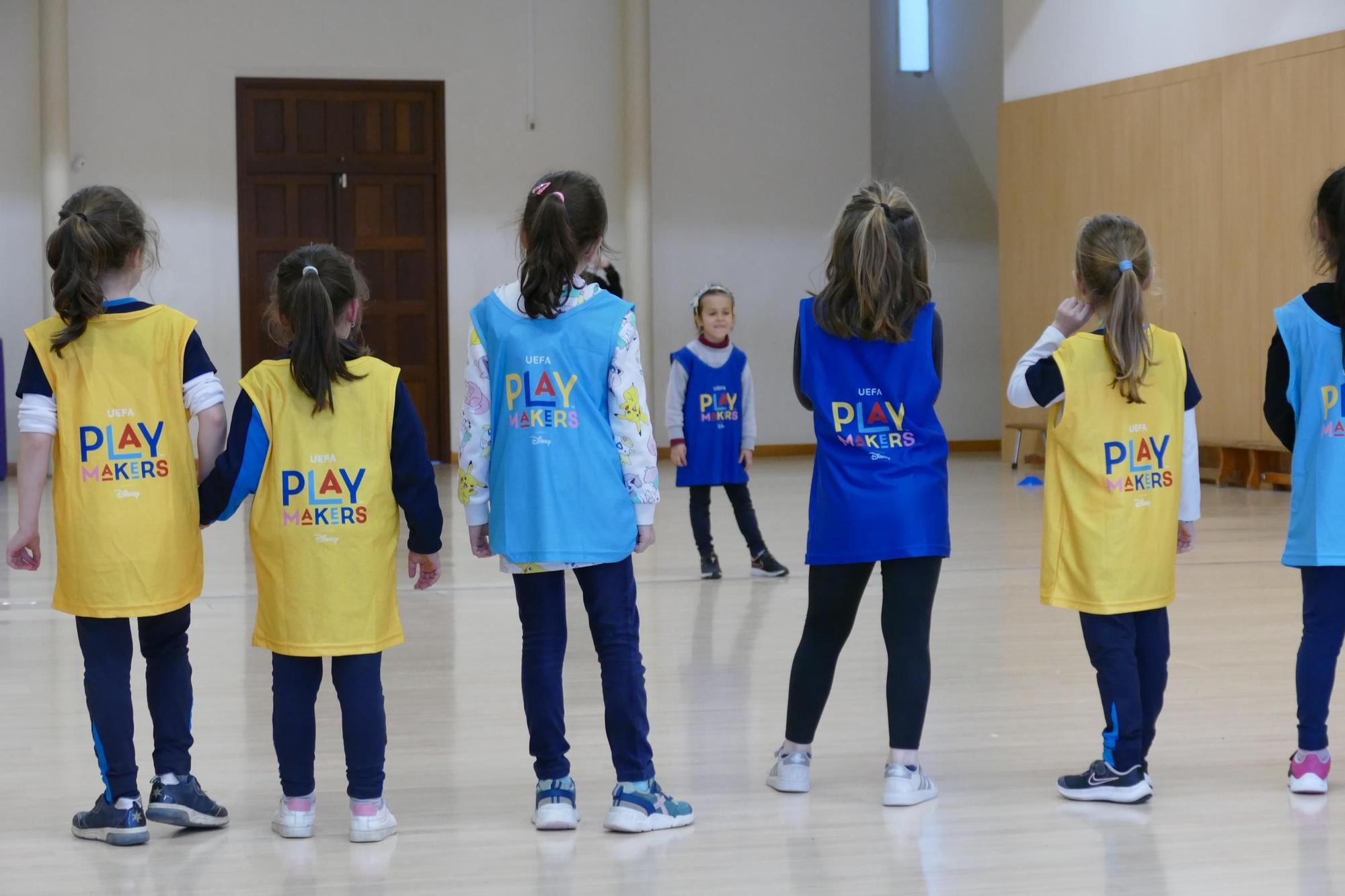 Les Playmakers d’Escolàpies Figueres reben la visita de la Federació Catalana de Futbol