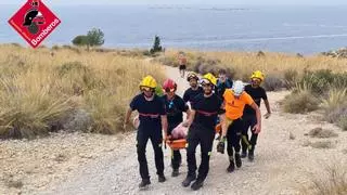Rescatan un bañista herido en la Cala Erizos de La Vila tras lesionarse un tobillo