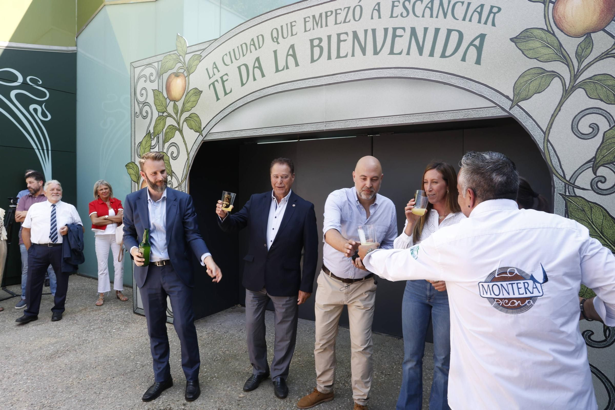 Gijón escancia su historia sidrera en la Feria de Muestras: así es el stand del Ayuntamiento (en imágenes)