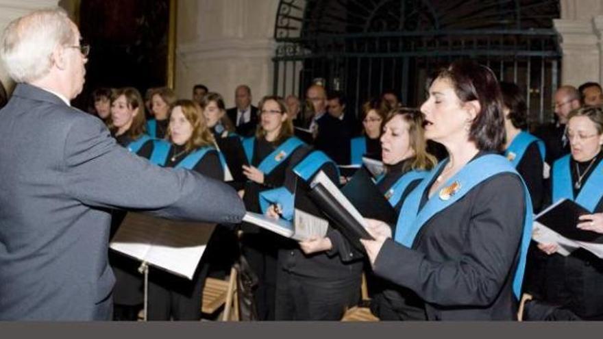 La UEFA impide al coro de Jesuitas cantar el himno inglés en el Rico Pérez