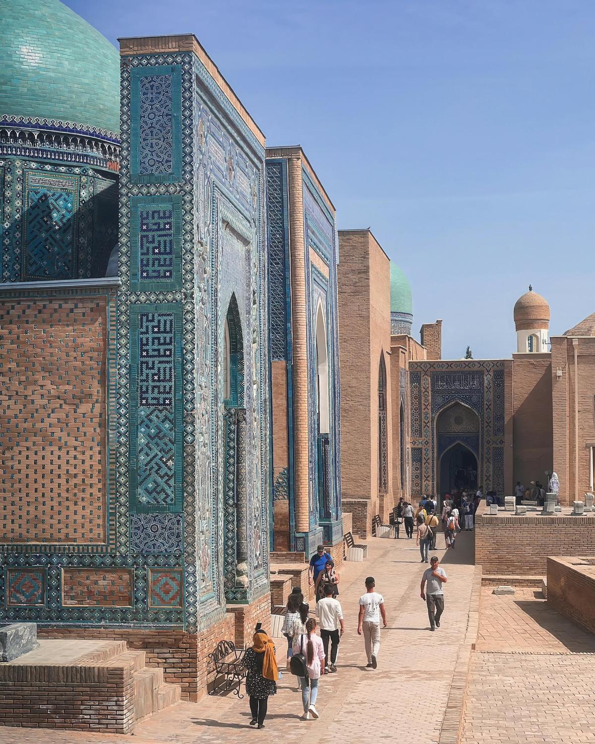 Uzbekistán es un país pintado a base de cerámicas de colores