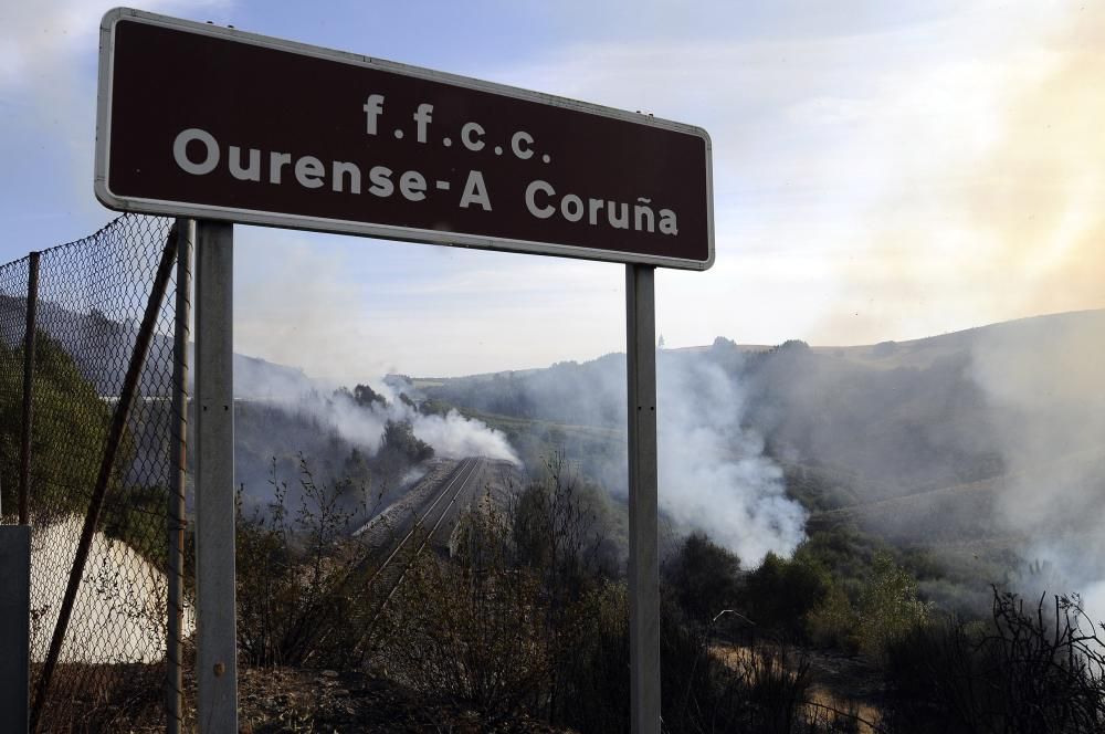 Incendio forestal en Lalín