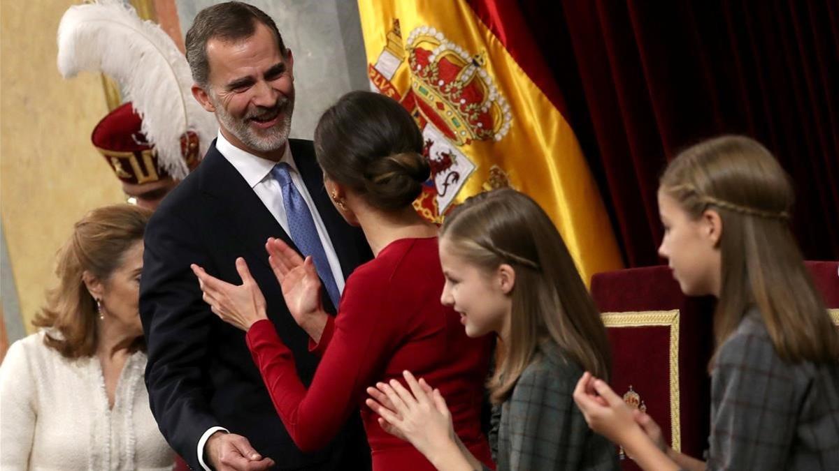 Felipe VI apela al diálogo y pide acatar las sentencias.