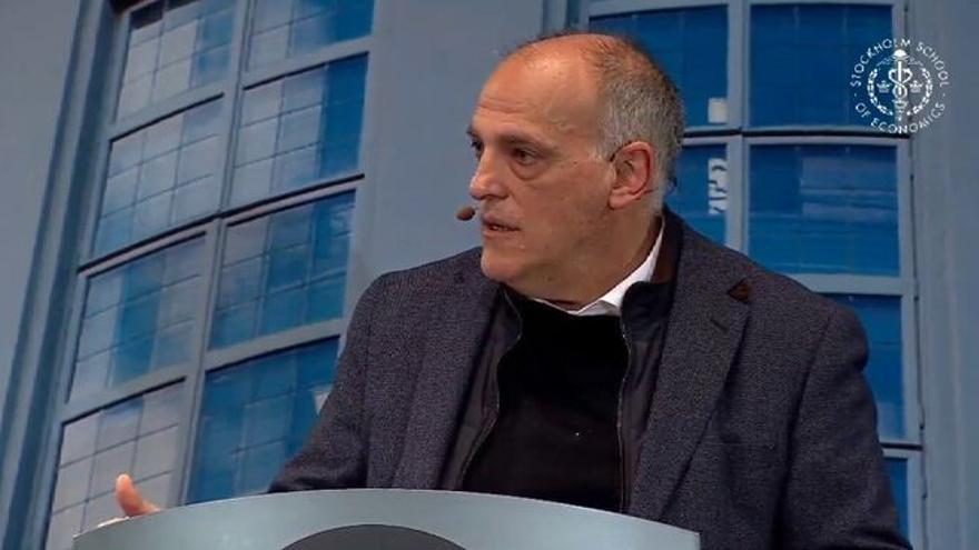 Tebas: &quot;La UEFA es la única que puede dar solución a que no se destruya el fútbol europeo&quot;