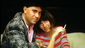 Fotografía de archivo de Pedro Almodóvar y Carmen Maura en 1988.
