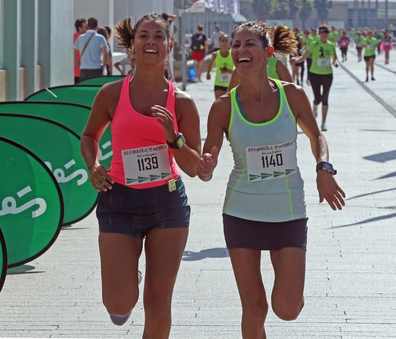 La ola de solidaridad venció a la ola de calor en la Carrera Solidaria Femenina de Vigo, en la que hubo mucha diversión