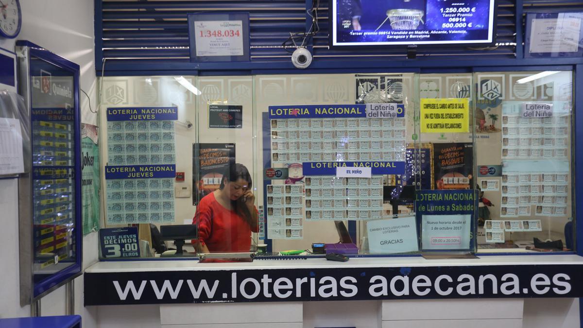 Un establecimiento de venta de Lotería