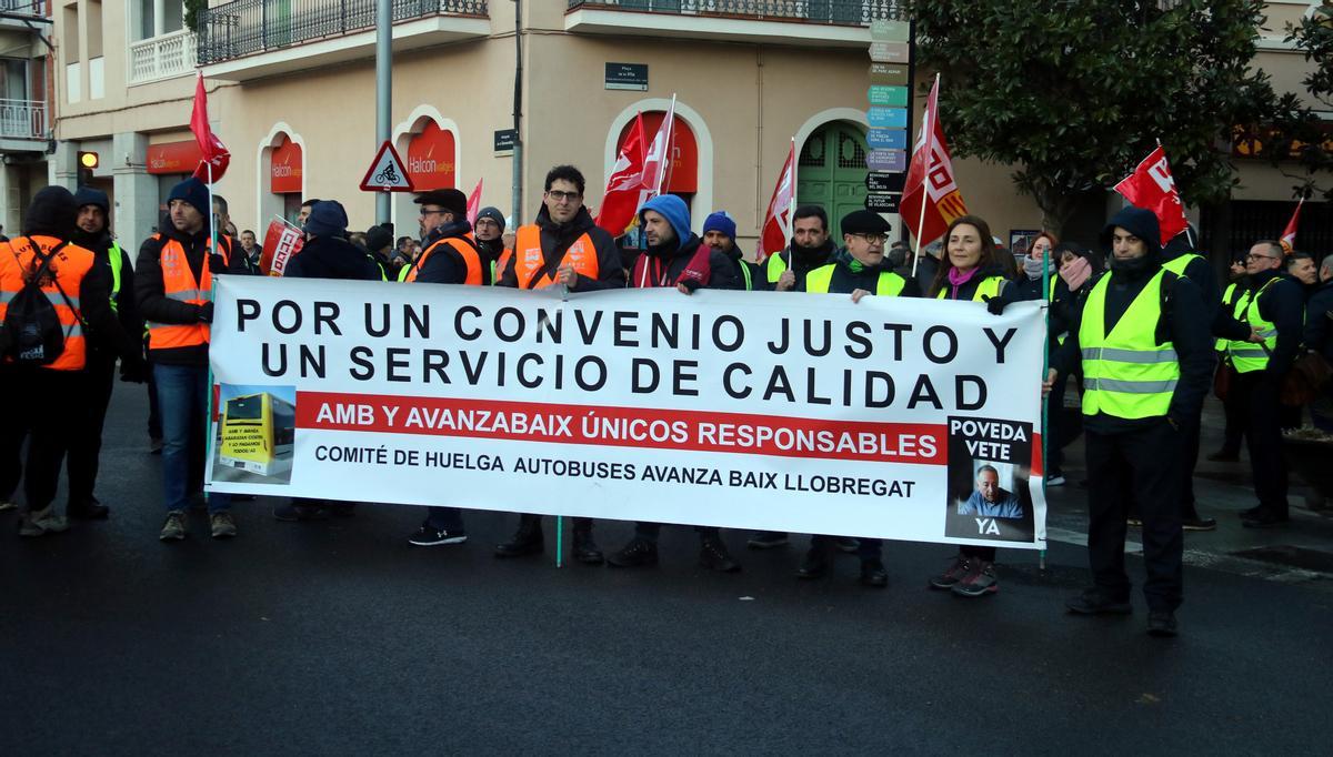Treballadors dels busos del Baix Llobregat reclamen un conveni «digne» i nous vehicles