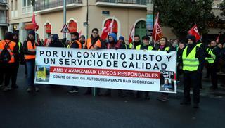 Trabajadores de los buses del Baix Llobregat reclaman un convenio "digno" y nuevos vehículos