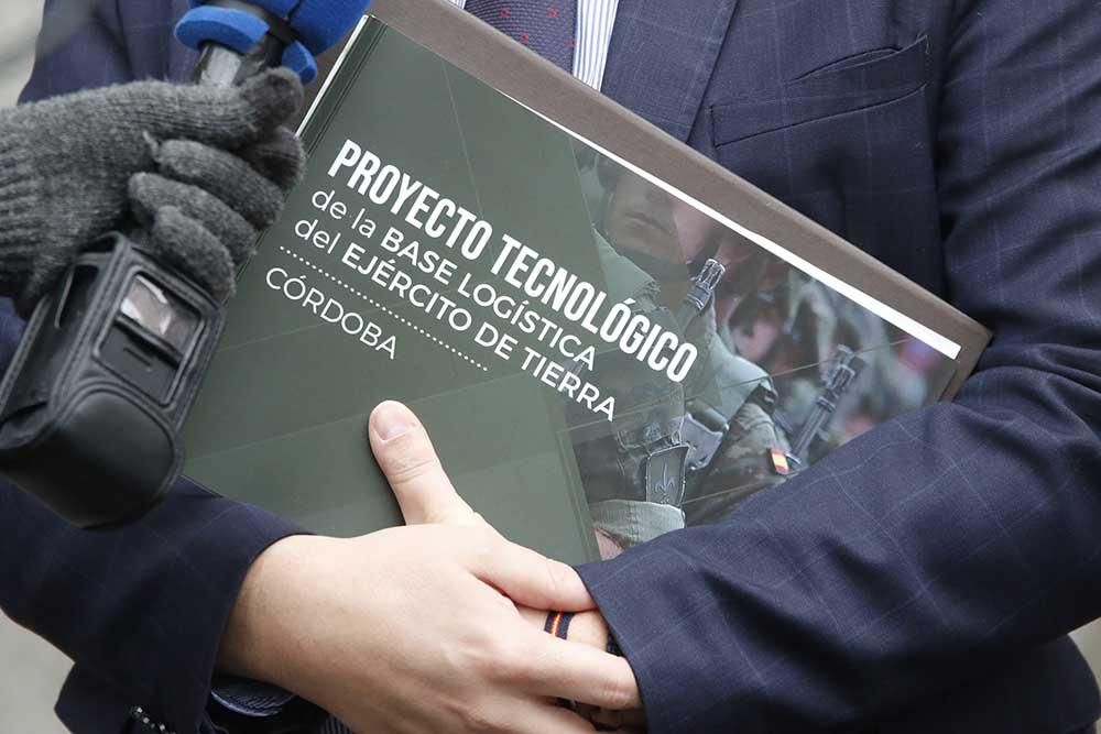Córdoba presenta en el Ministerio su candidatura para base logística del Ejército de Tierra