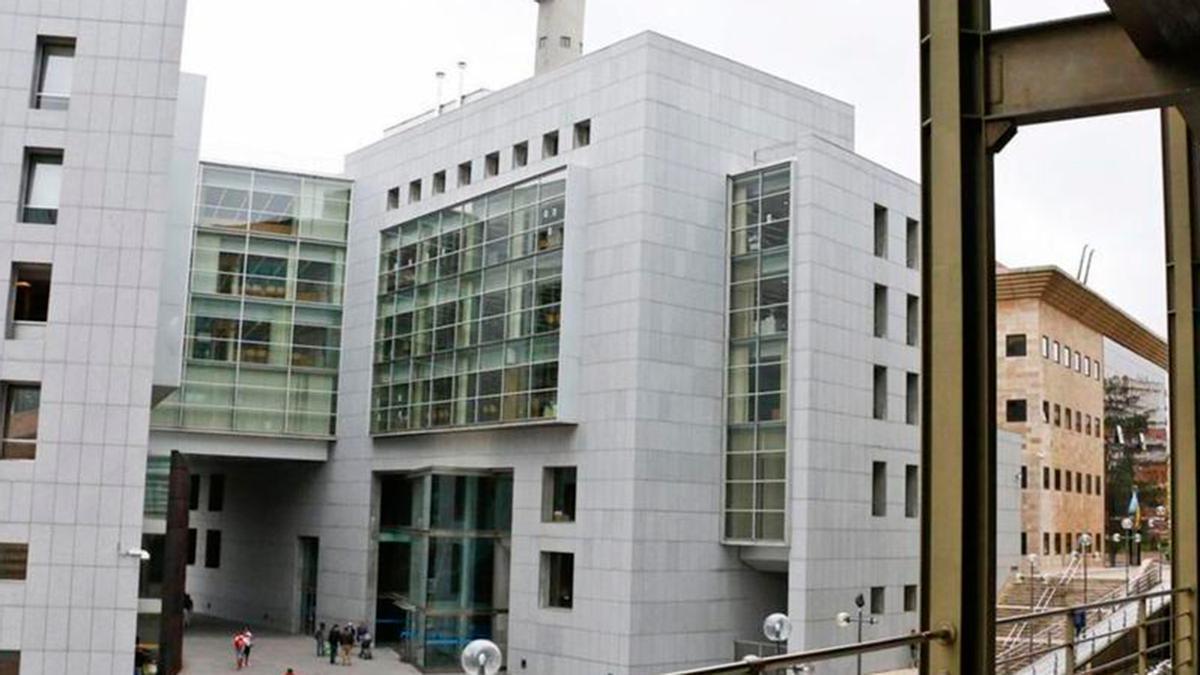 Un juez asturiano pone en jaque a un asturiano que estaba de baja pero salía a montar en bici: la empresa lo despide