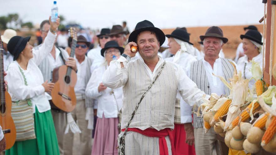 Un grupo de romeros durante el acto festivo de ayer.