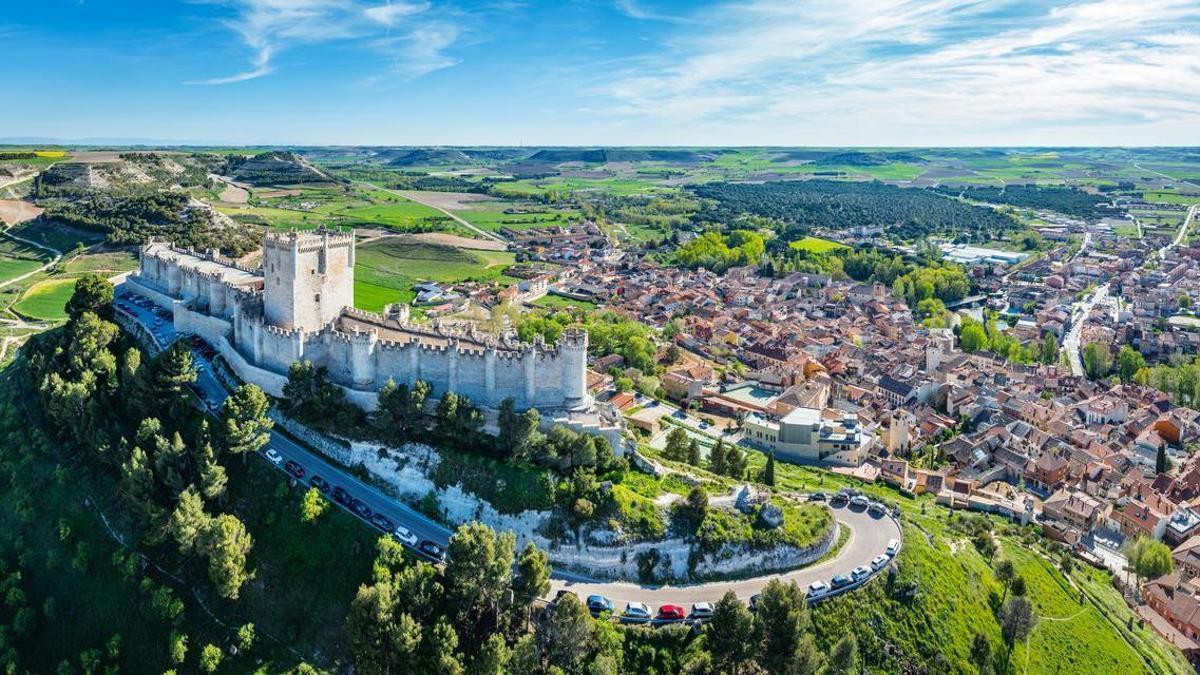 Vista aérea del castillo de Peñafiel en Valladolid