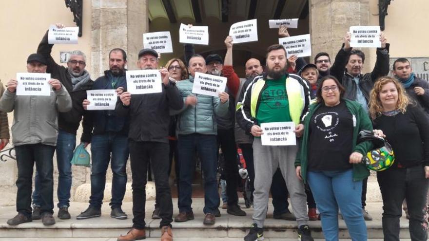 Doce colectivos de Paterna reclaman que se conceda la licencia al centro de menores